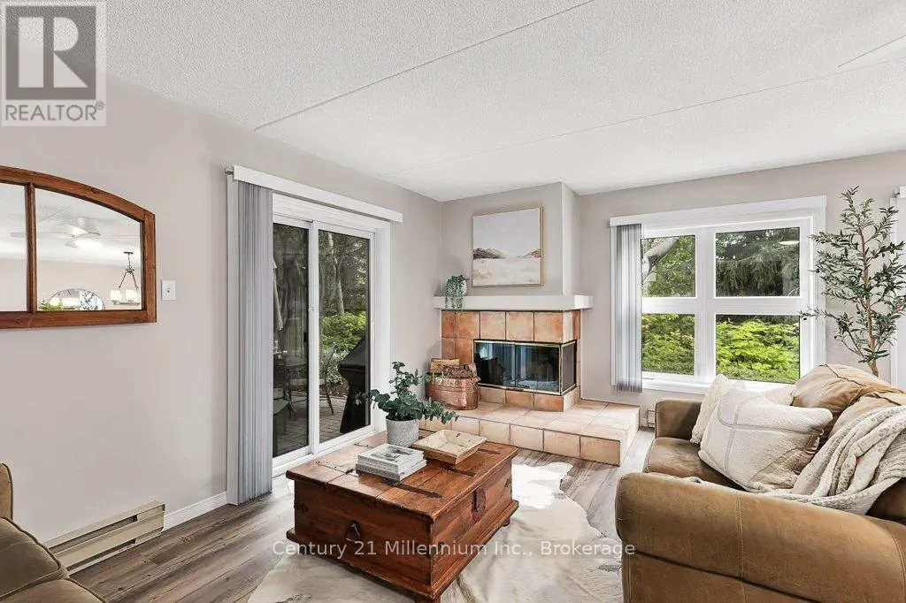 24 - 409 MARINERS WAY, #24