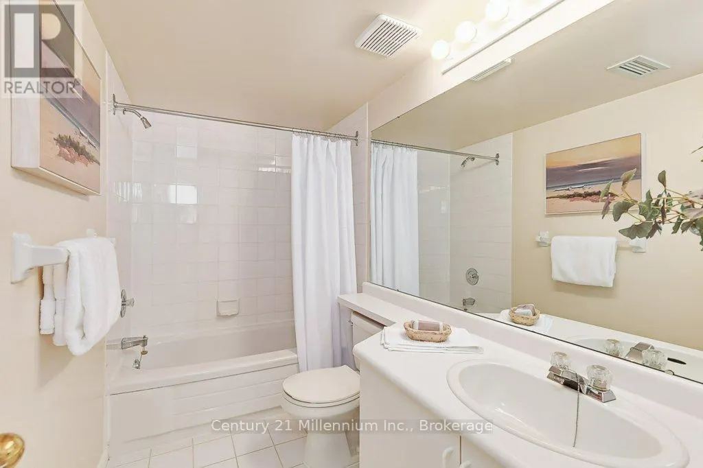24 - 409 MARINERS WAY, #24
