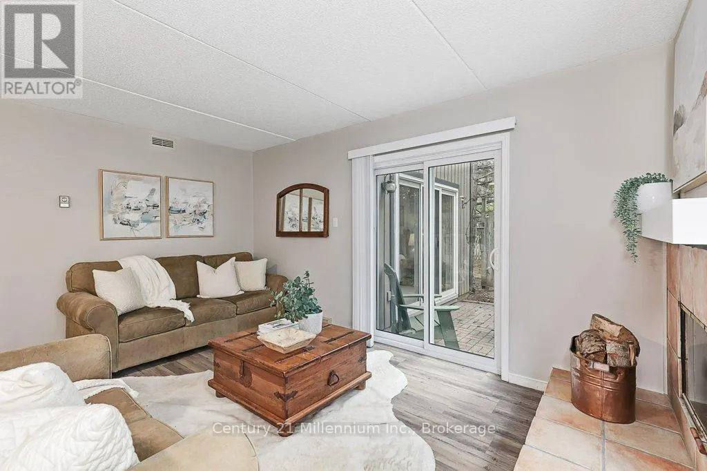 24 - 409 MARINERS WAY, #24