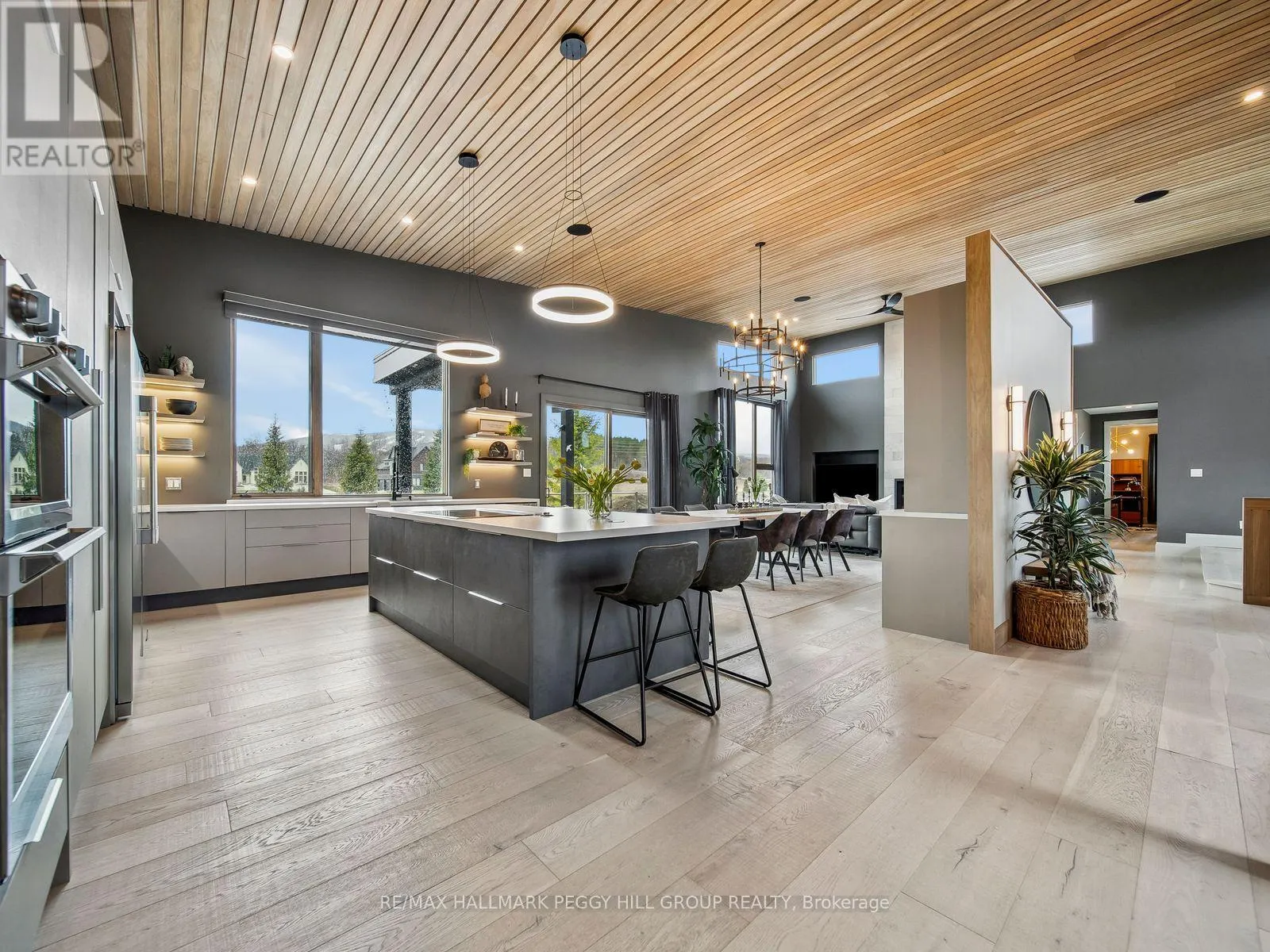 7 MEADOWLARK WAY