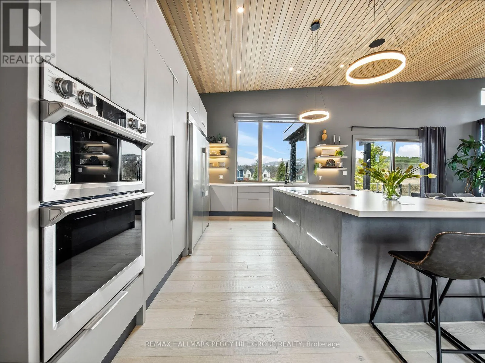 7 MEADOWLARK WAY