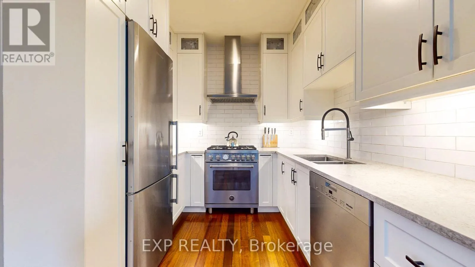 17 - 10 BOARDWALK AVENUE
