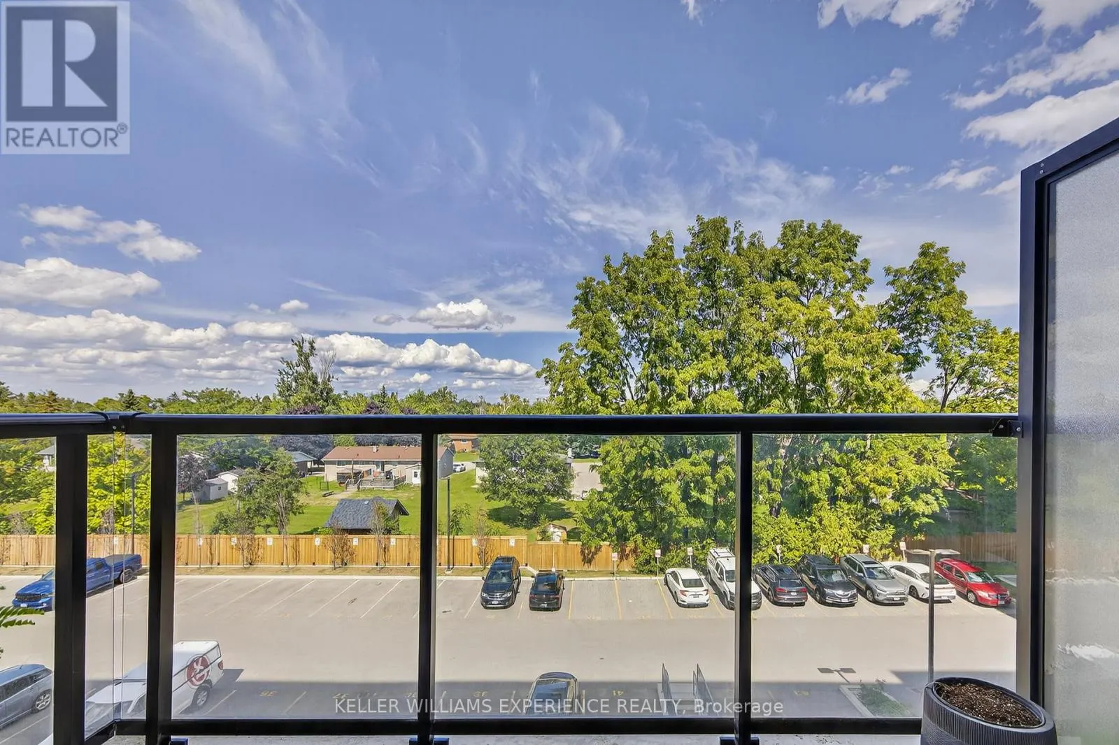 328 - 681 YONGE STREET