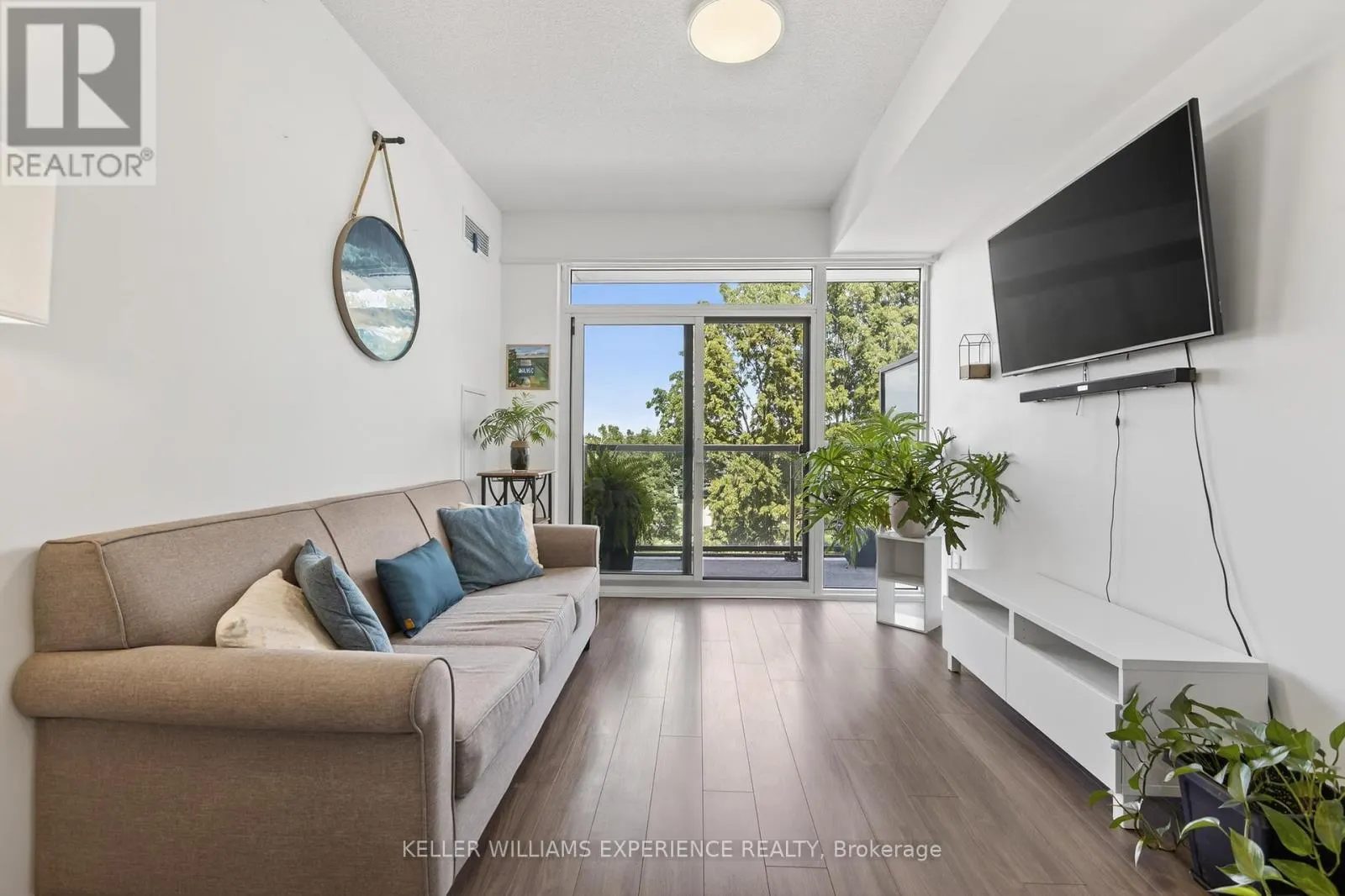 328 - 681 YONGE STREET