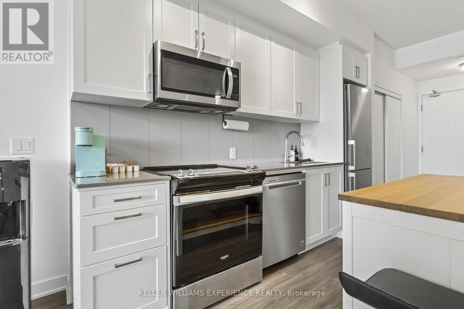 328 - 681 YONGE STREET
