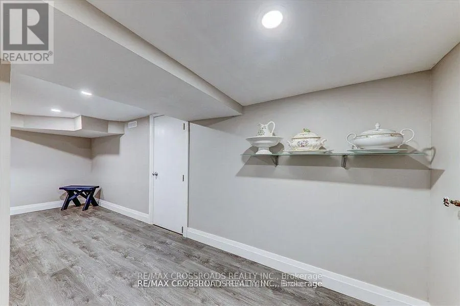 5794 VICTORIA PARK ROAD
