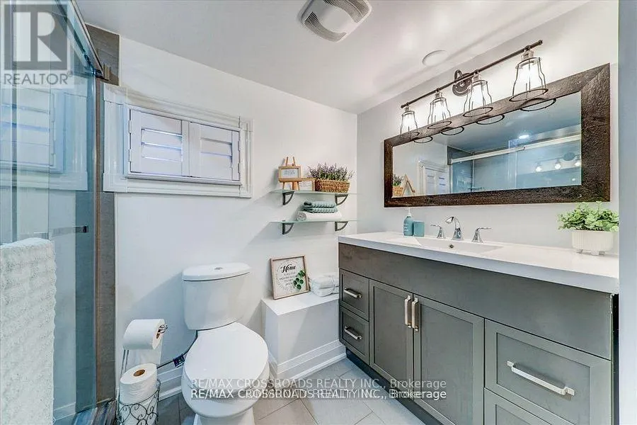5794 VICTORIA PARK ROAD