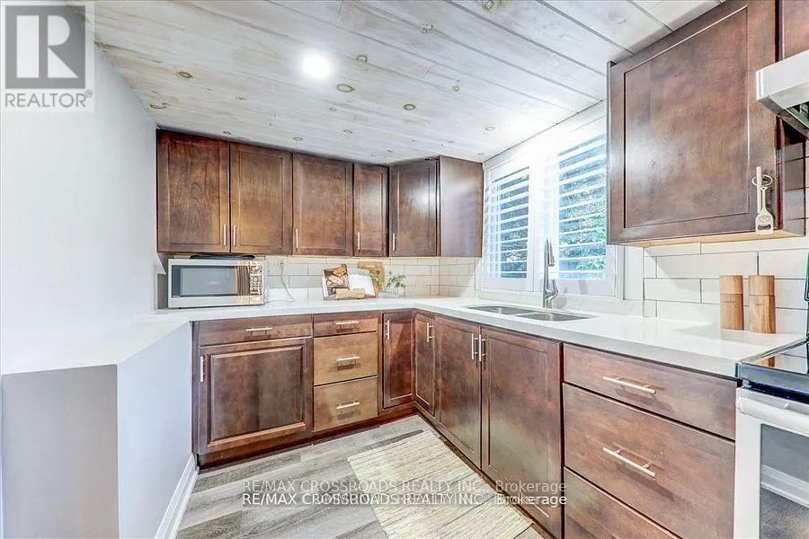5794 VICTORIA PARK ROAD