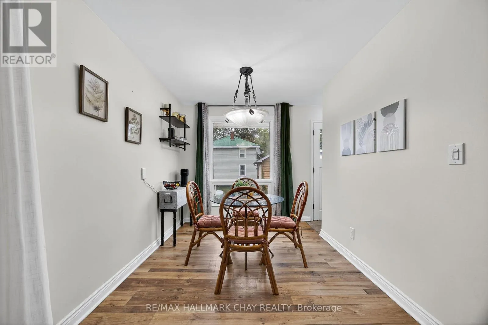 67 SIMCOE STREET