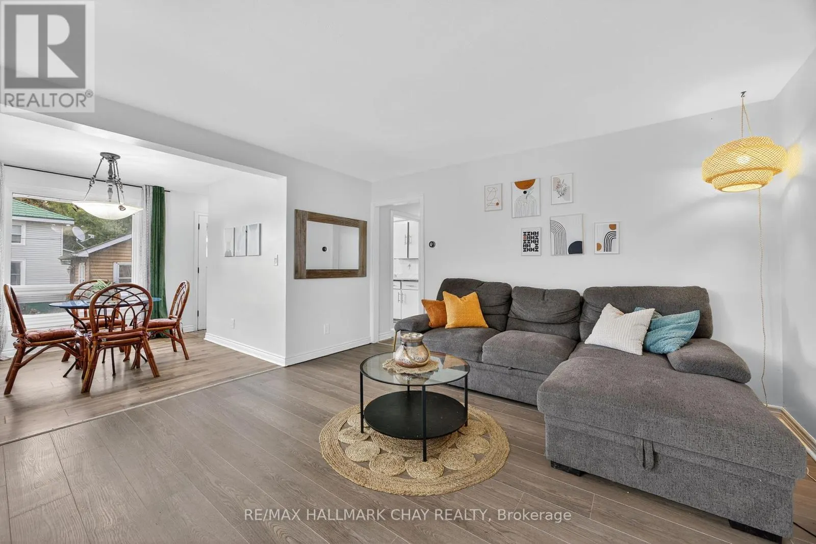 67 SIMCOE STREET