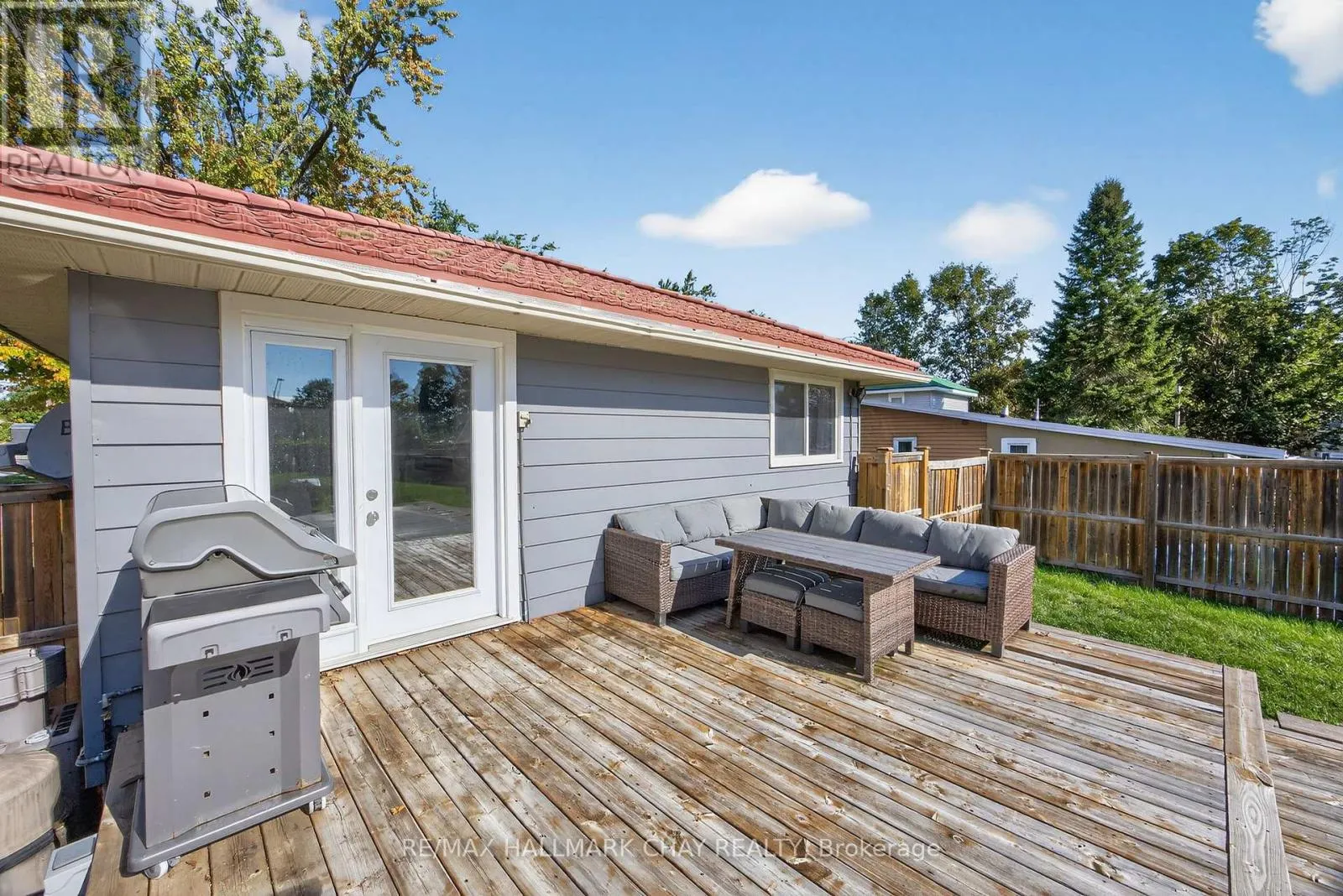 67 SIMCOE STREET