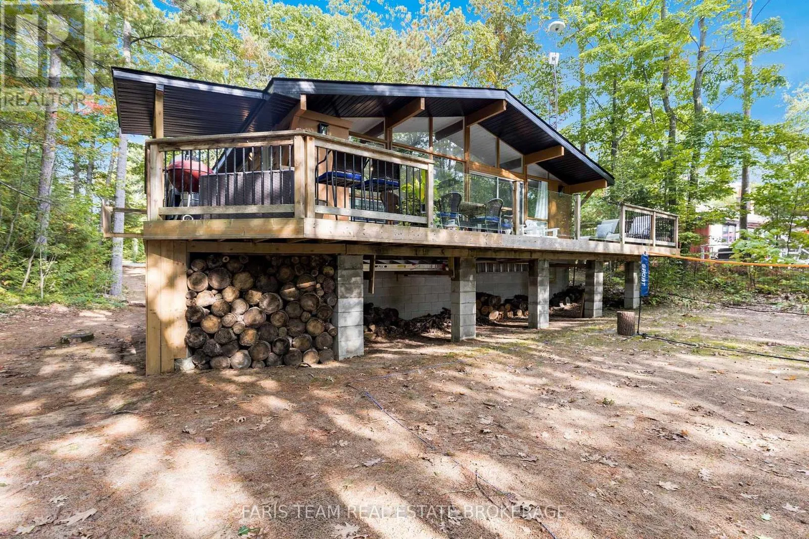 1292 TINY BEACHES ROAD N