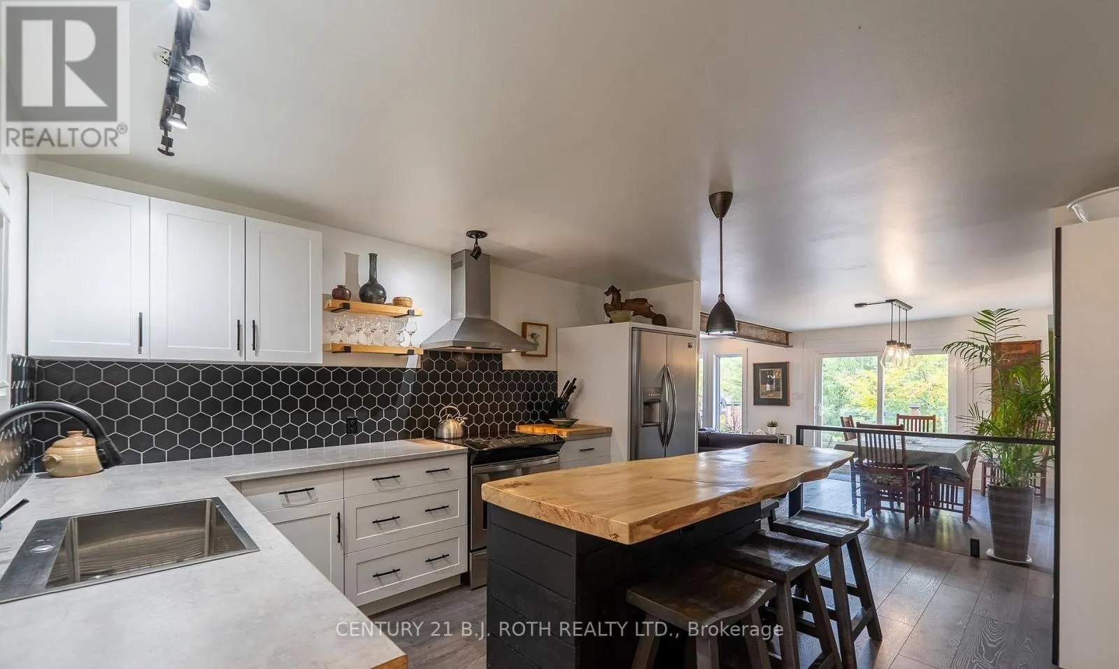 8101 KINGS RIVER ROAD