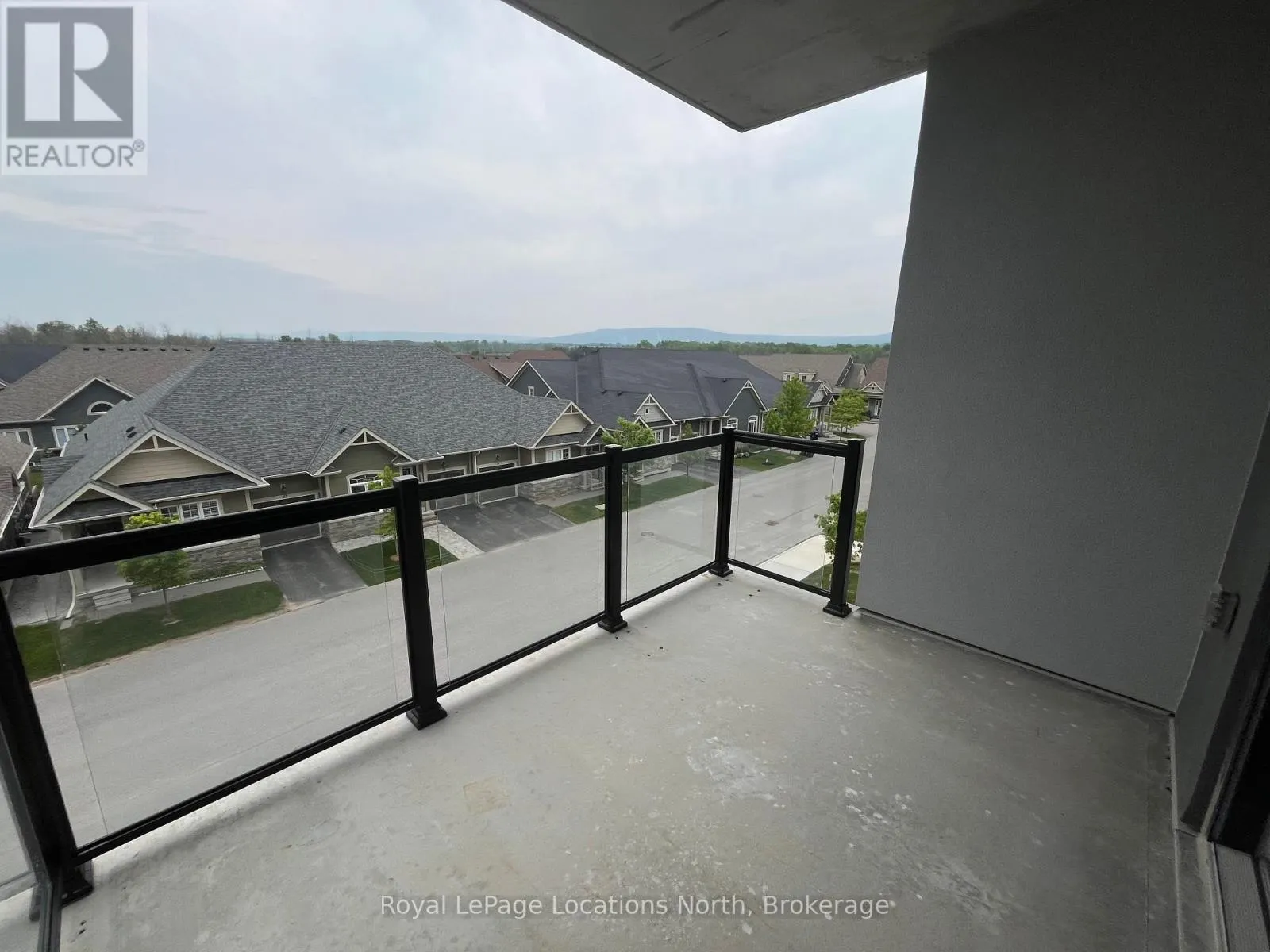 309 - 4 KIMBERLY LANE, #309