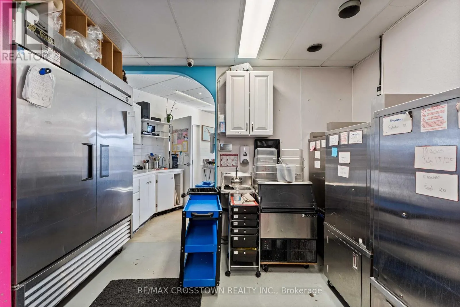 UNIT 101 - 89 DUNLOP STREET E