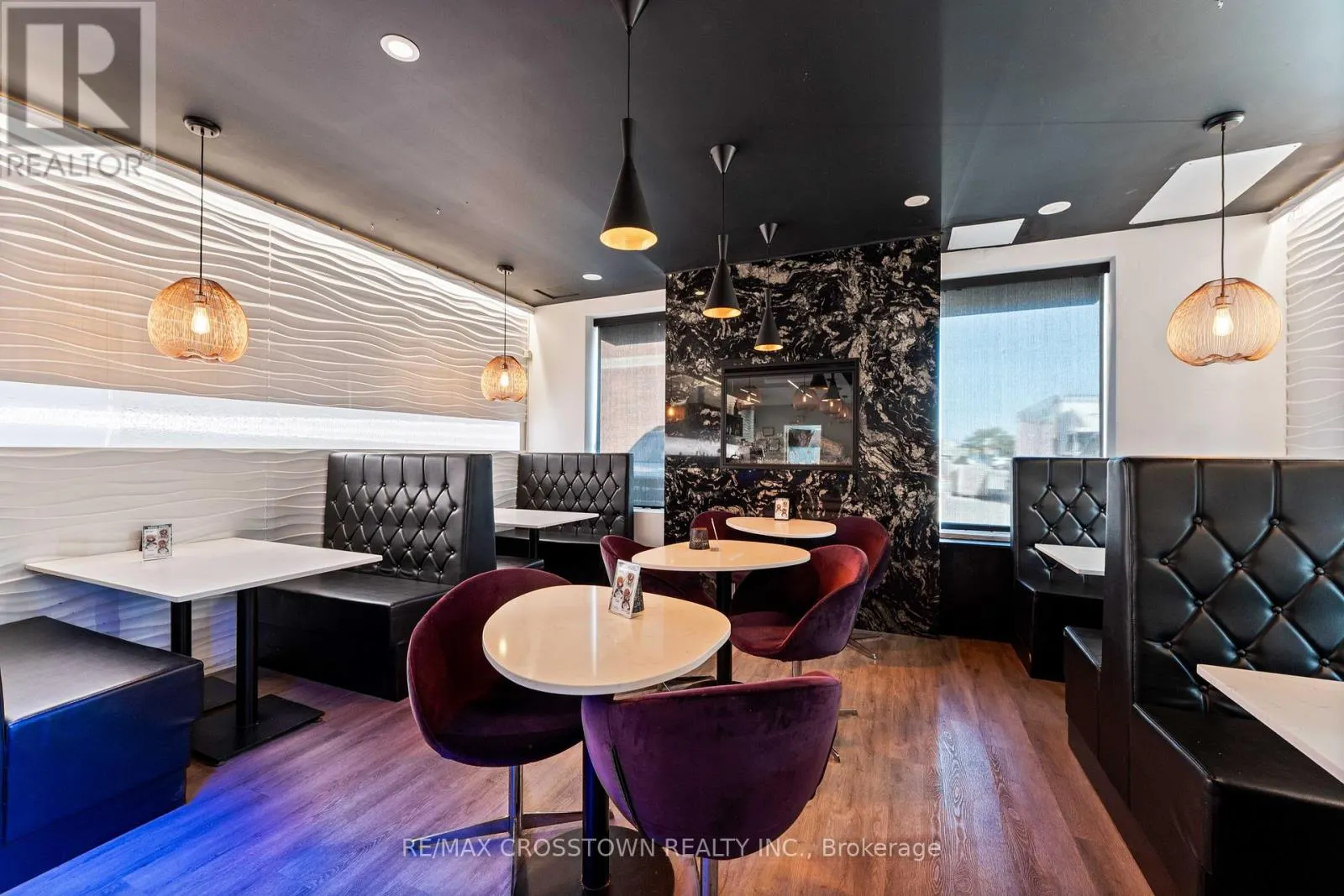 UNIT 102 - 89 DUNLOP STREET E