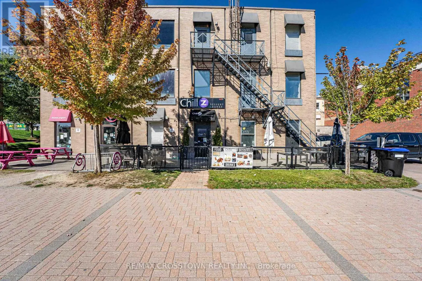 UNIT 102 - 89 DUNLOP STREET E