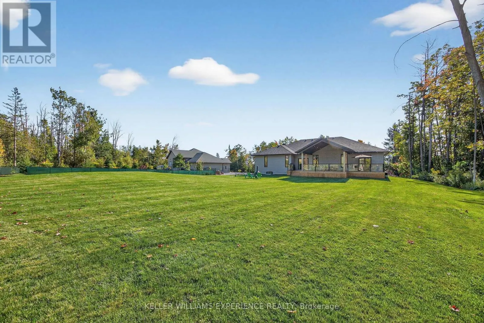 1016 LAKESHORE ROAD E