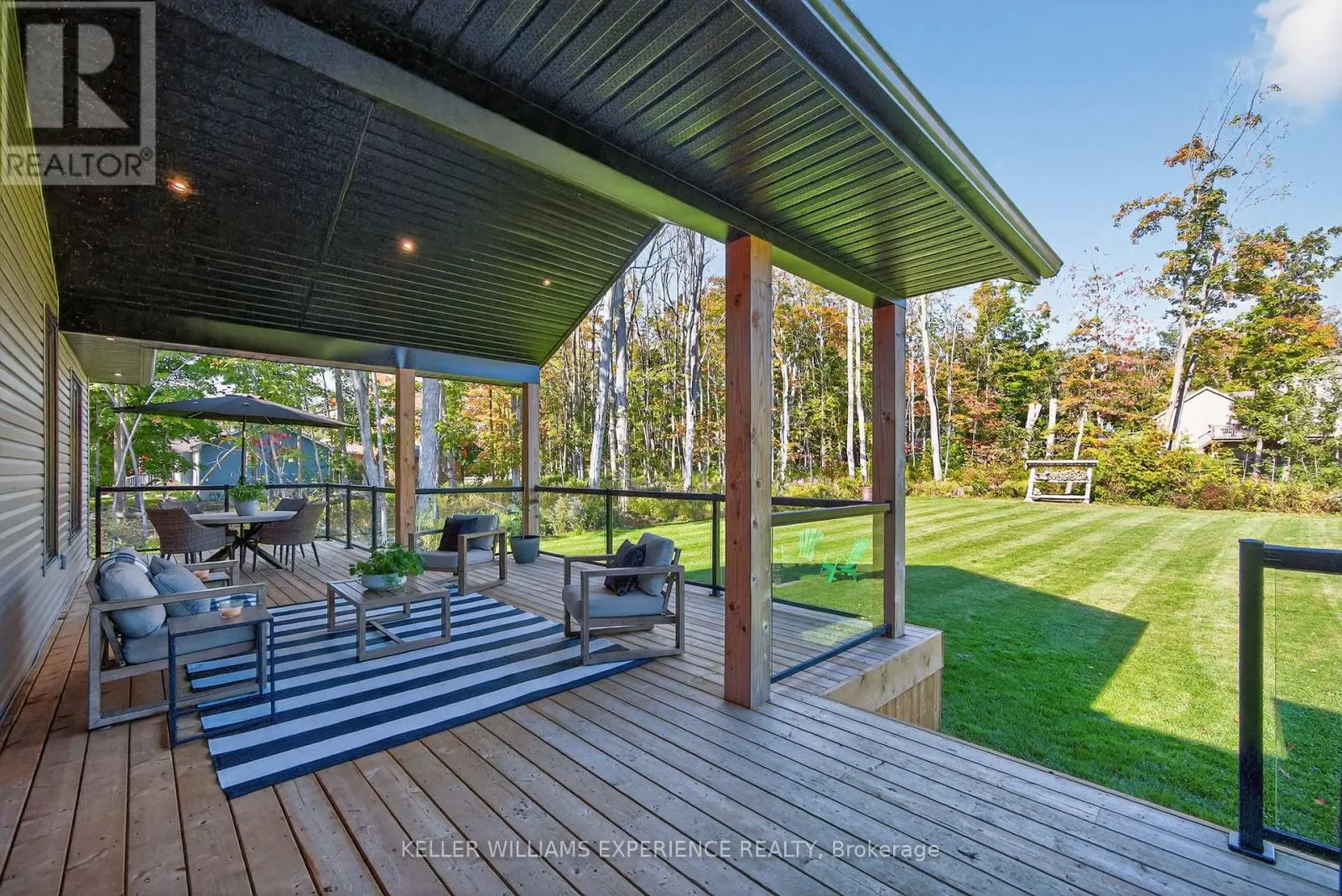 1016 LAKESHORE ROAD E