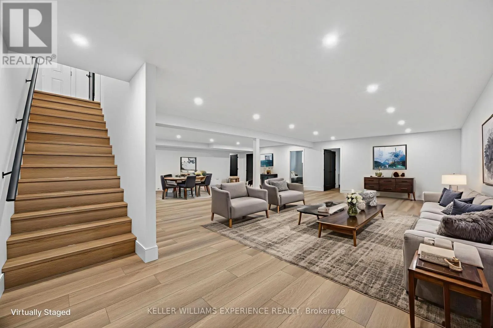 1016 LAKESHORE ROAD E