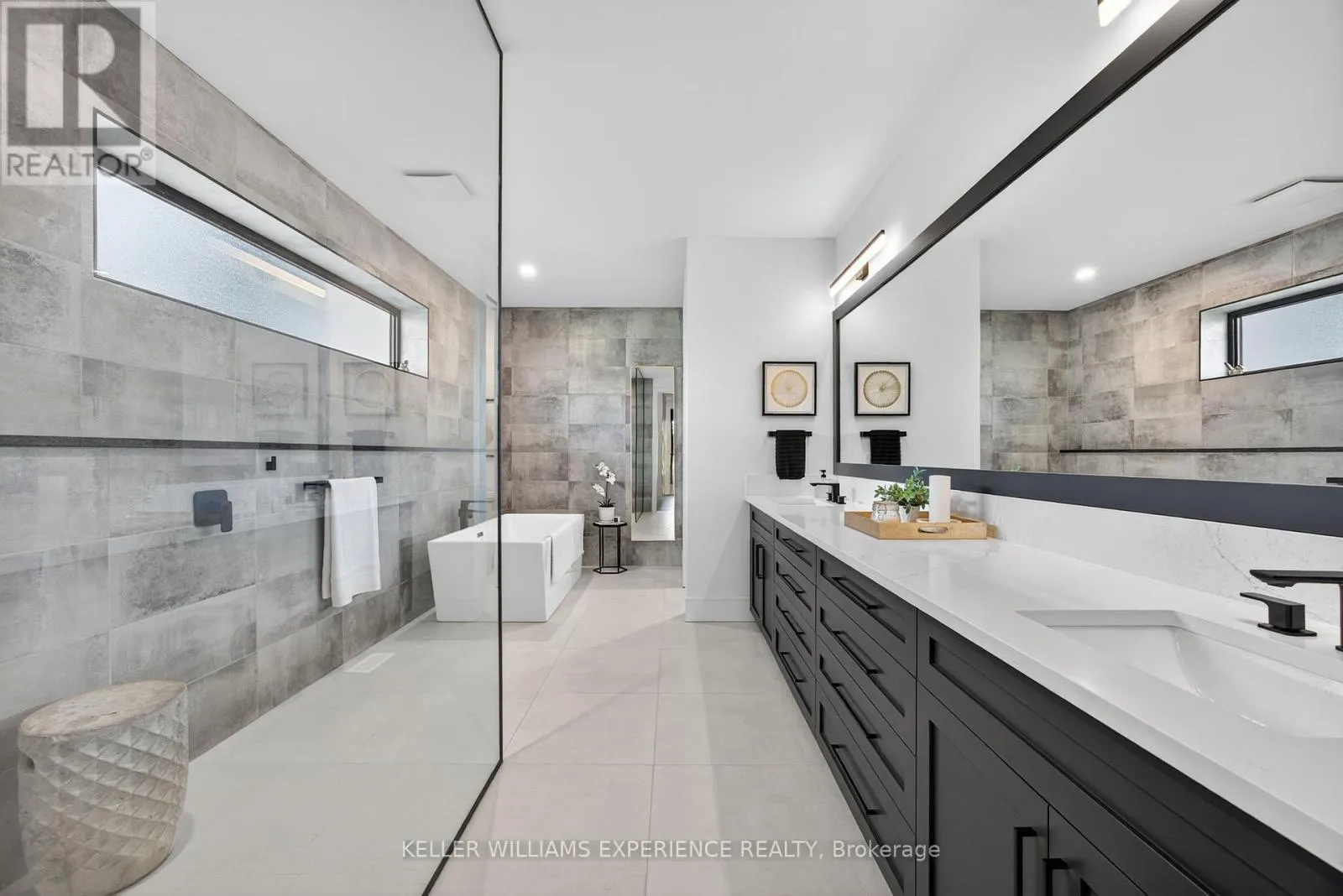 1016 LAKESHORE ROAD E