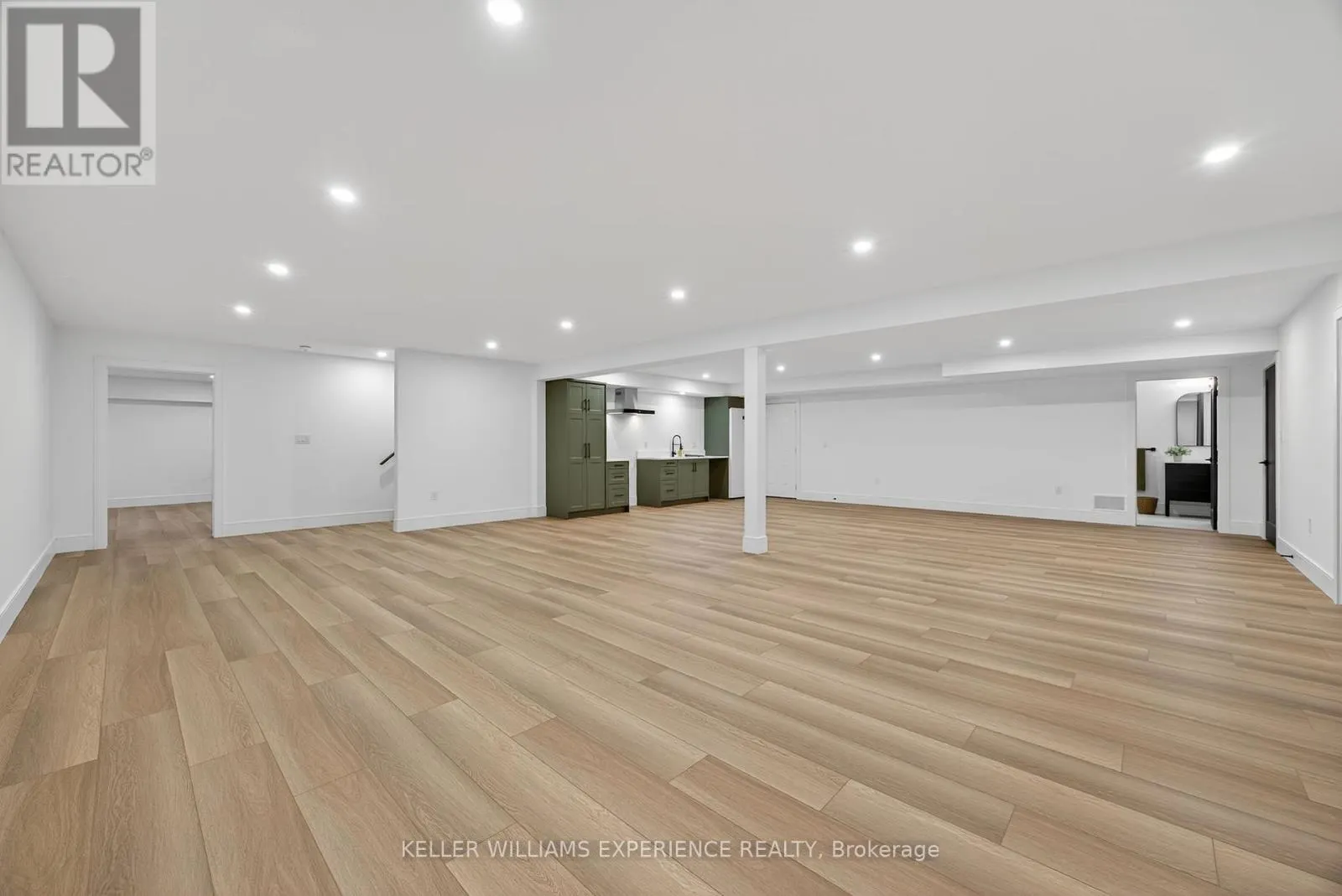 1016 LAKESHORE ROAD E