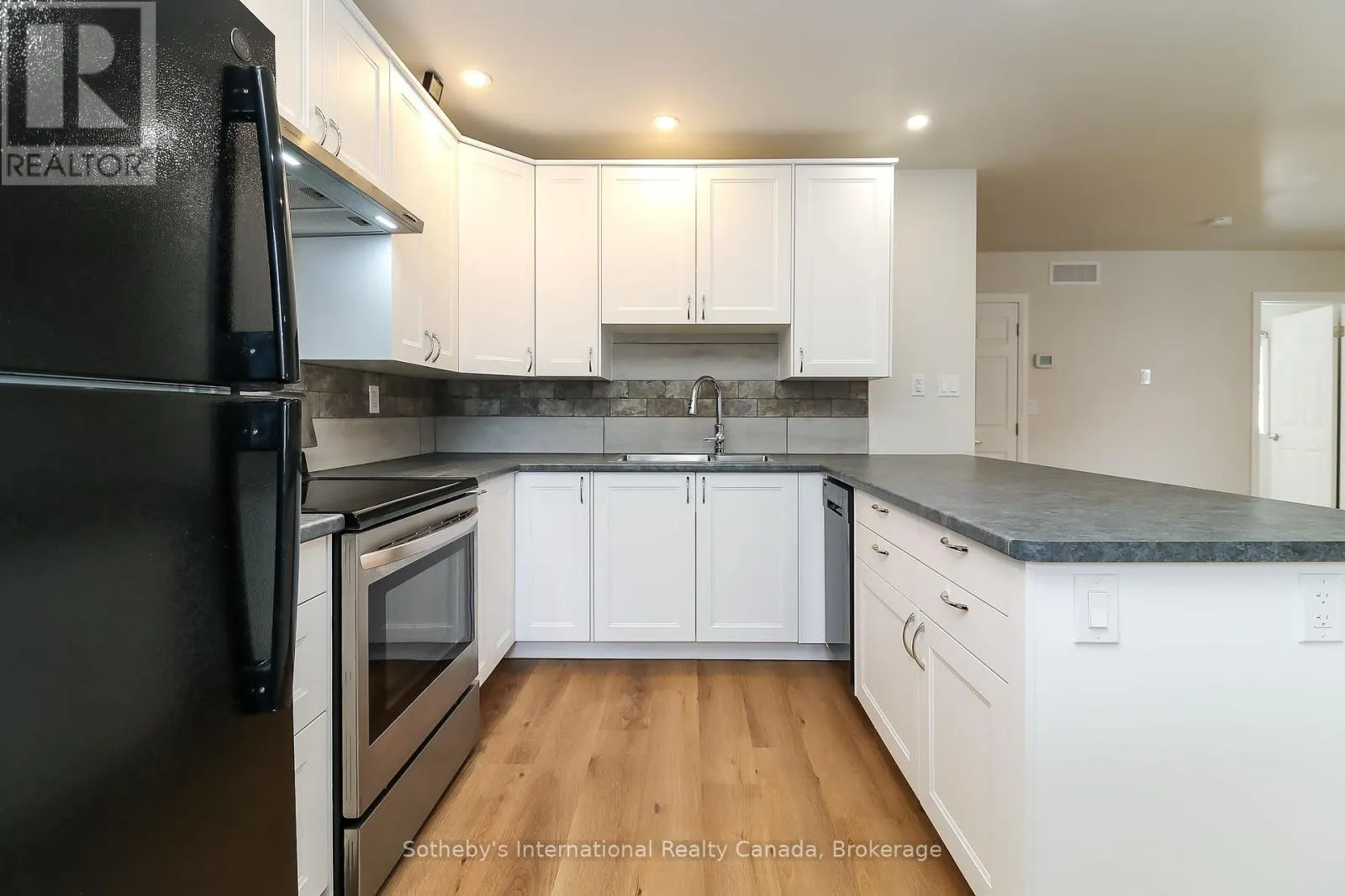 B - 58 CEDAR STREET, #B