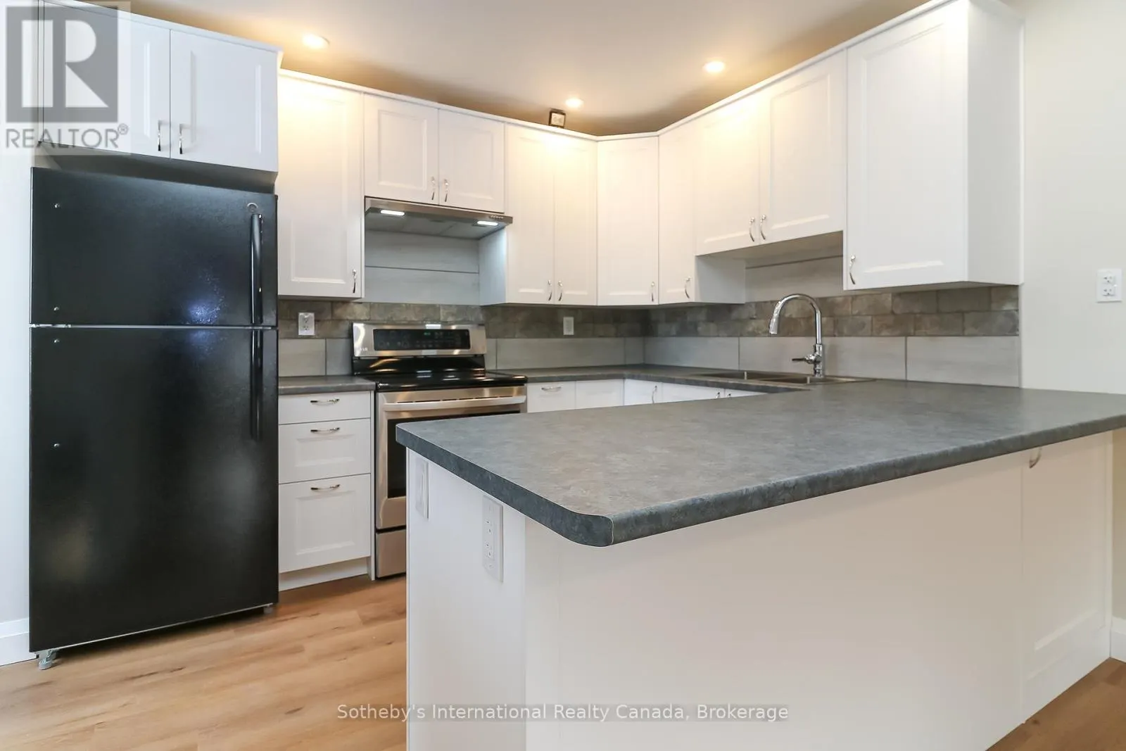B - 58 CEDAR STREET, #B