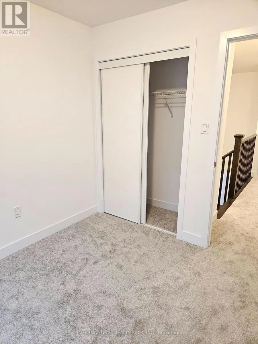 33 TURNBERRY LANE