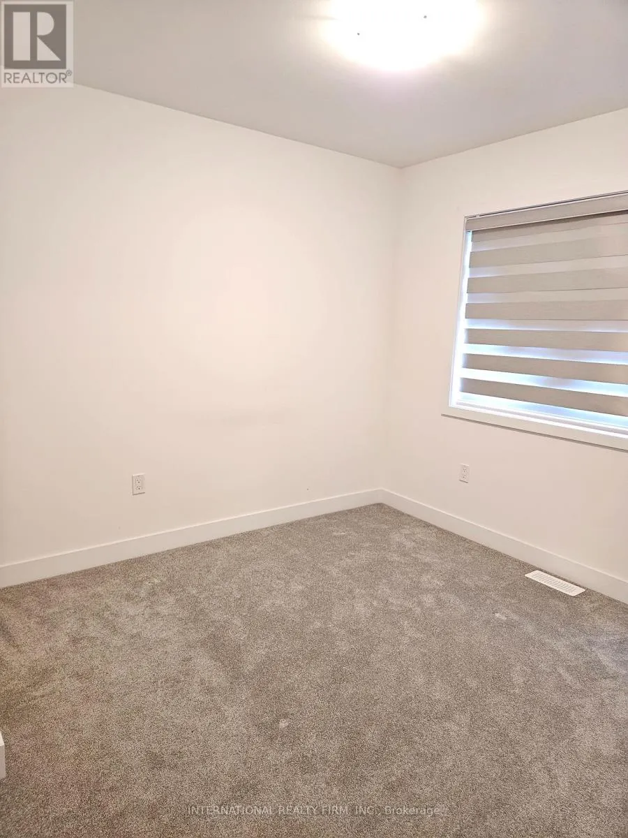 33 TURNBERRY LANE