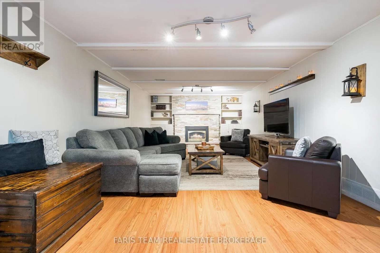 27 OTTAWAY AVENUE