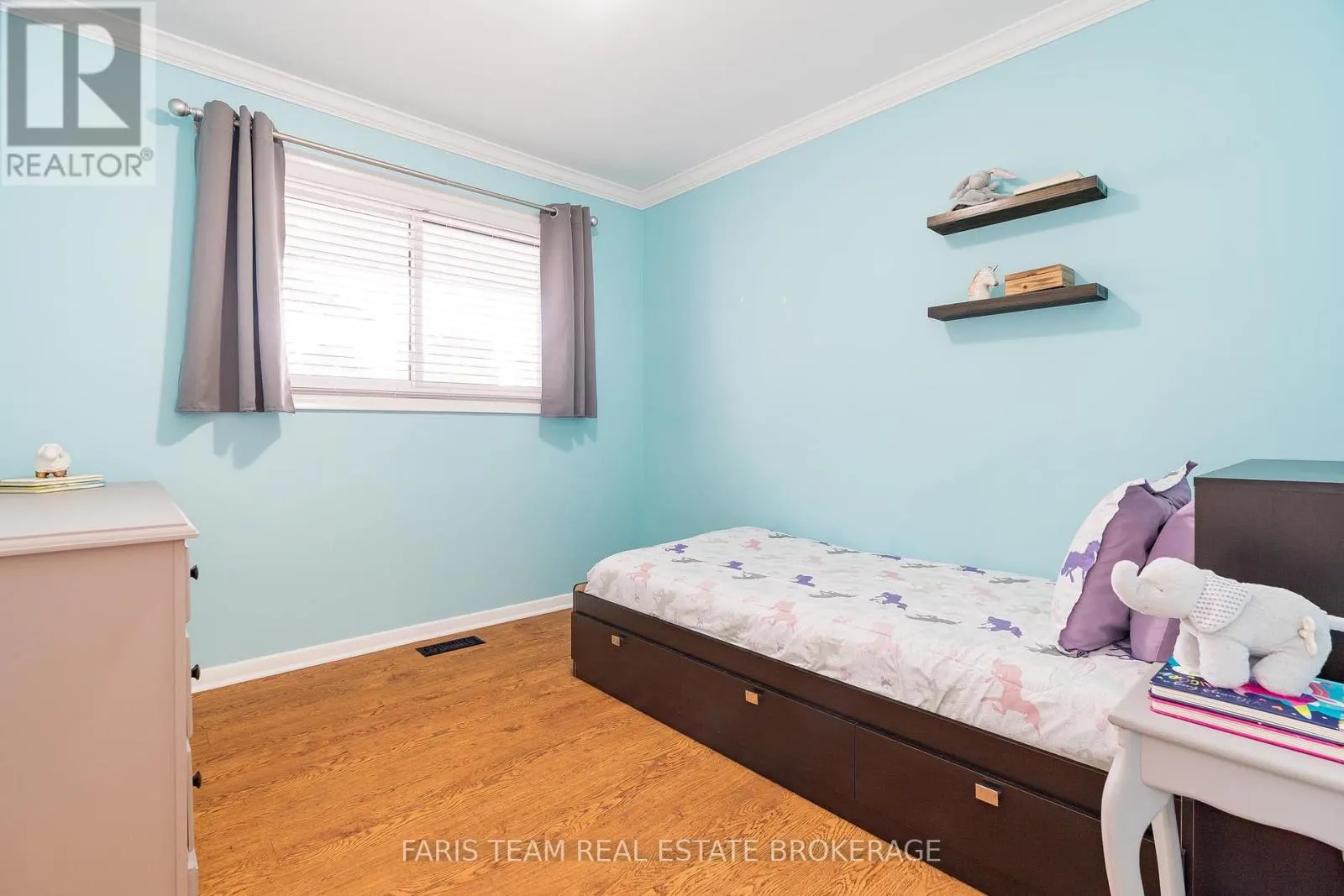 27 OTTAWAY AVENUE