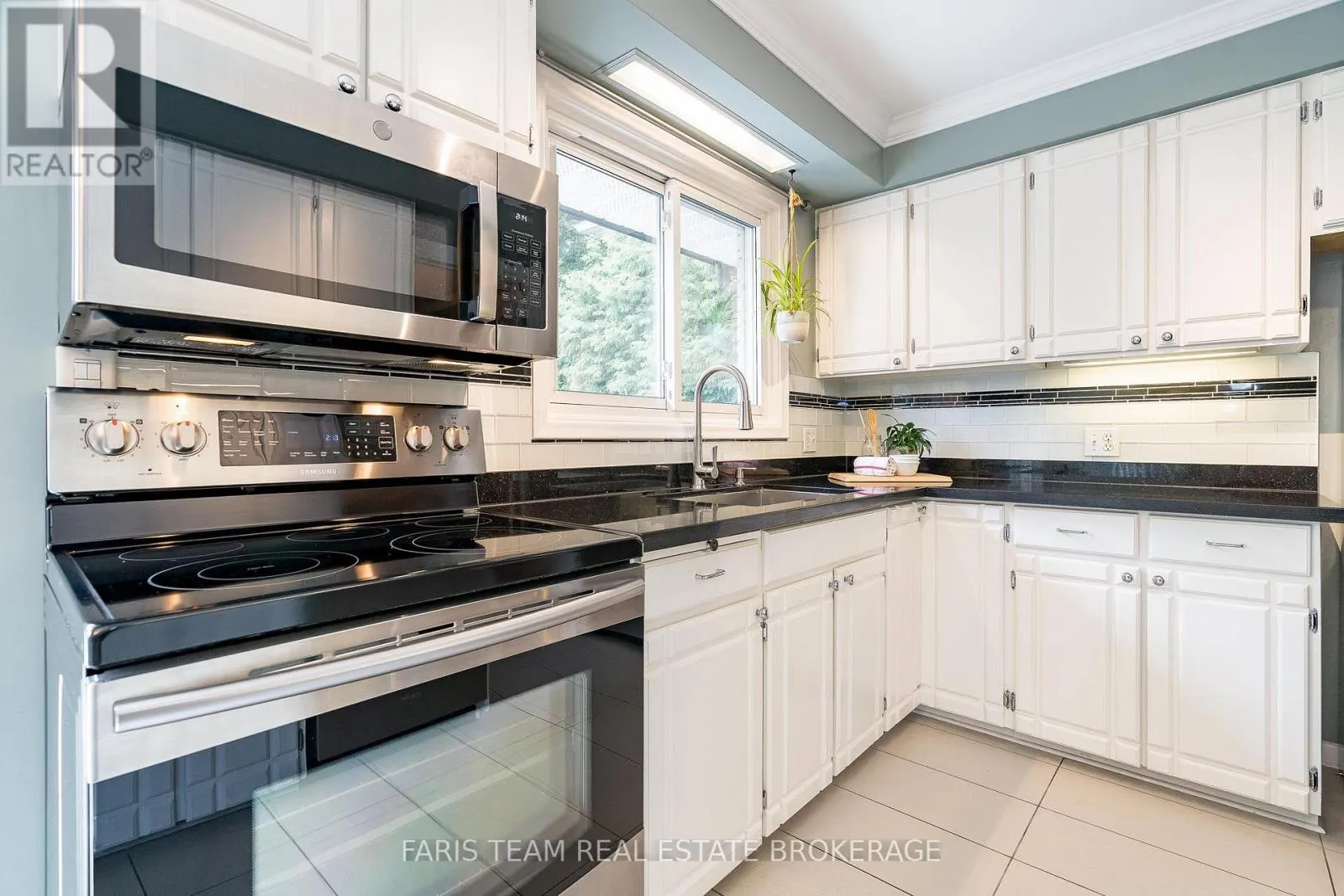 27 OTTAWAY AVENUE