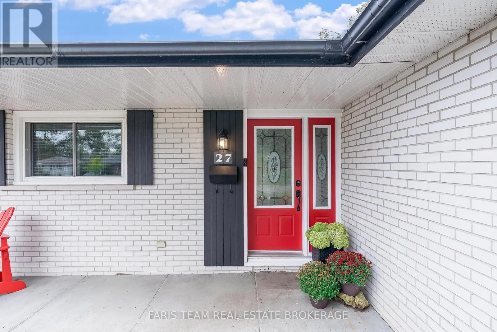 27 OTTAWAY AVENUE