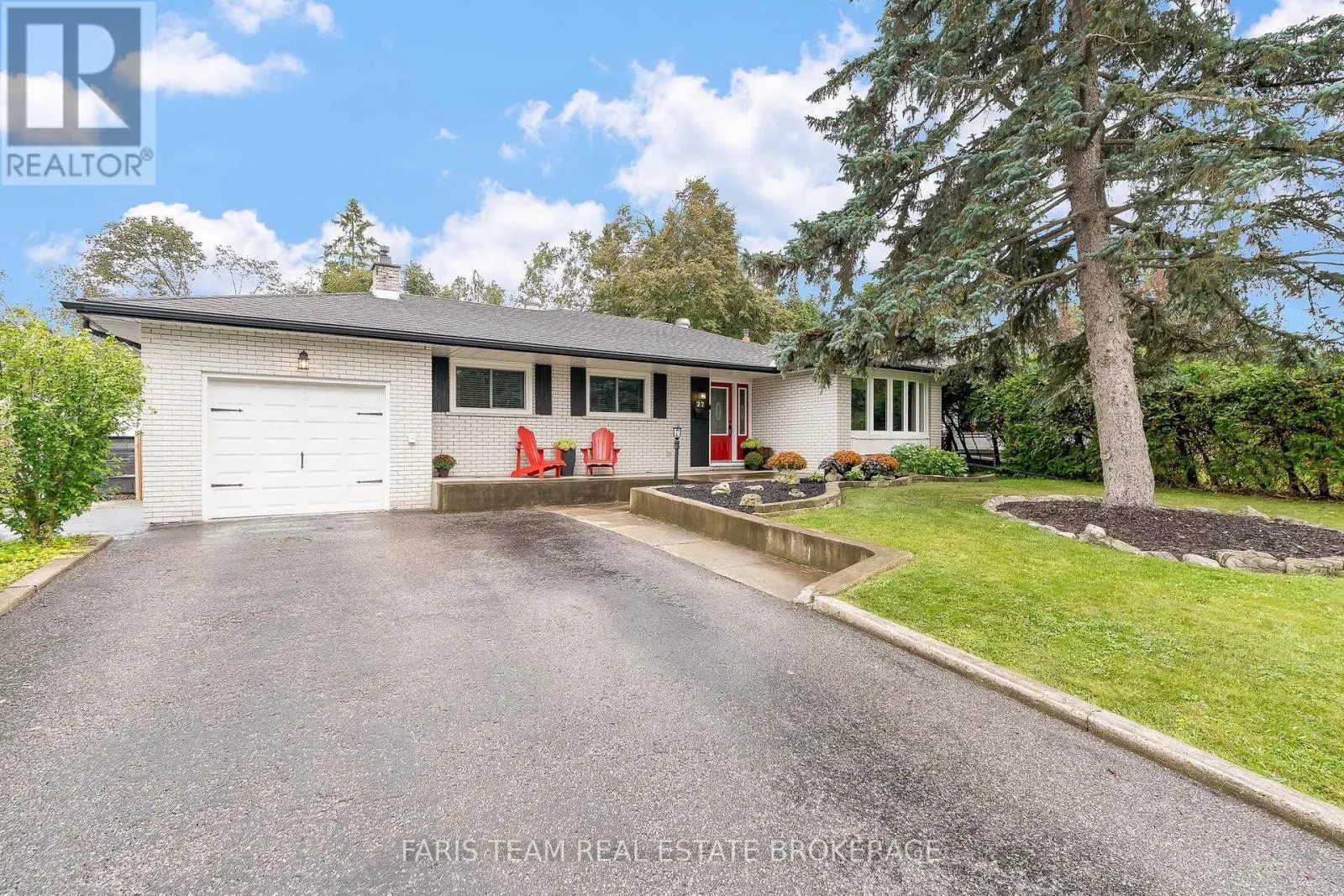 27 OTTAWAY AVENUE