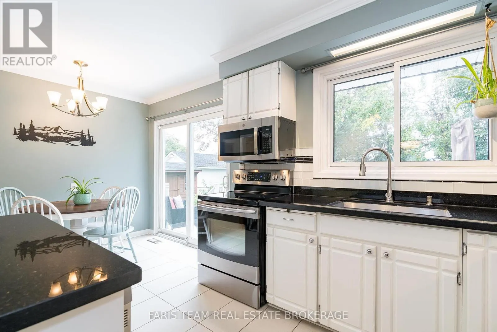 27 OTTAWAY AVENUE