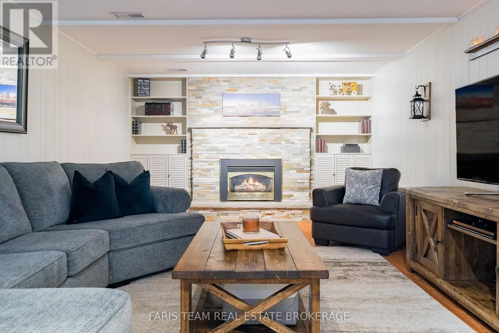 27 OTTAWAY AVENUE