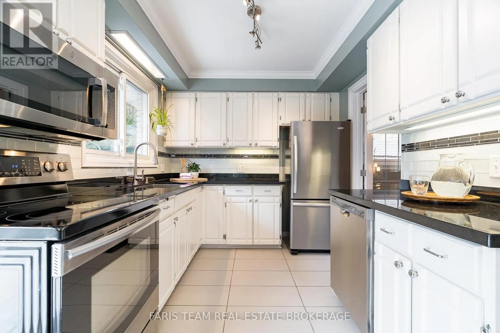 27 OTTAWAY AVENUE