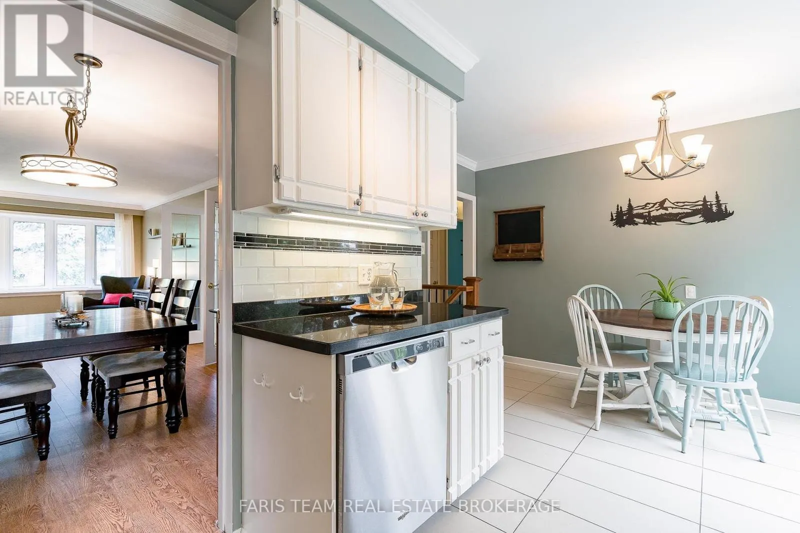 27 OTTAWAY AVENUE
