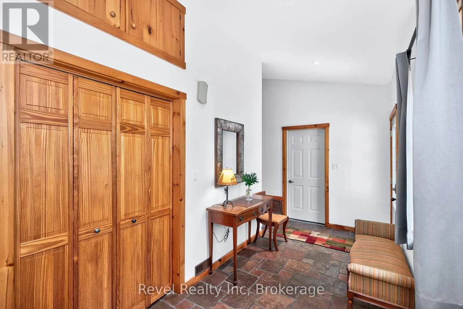 33 BELCOURT CRESCENT