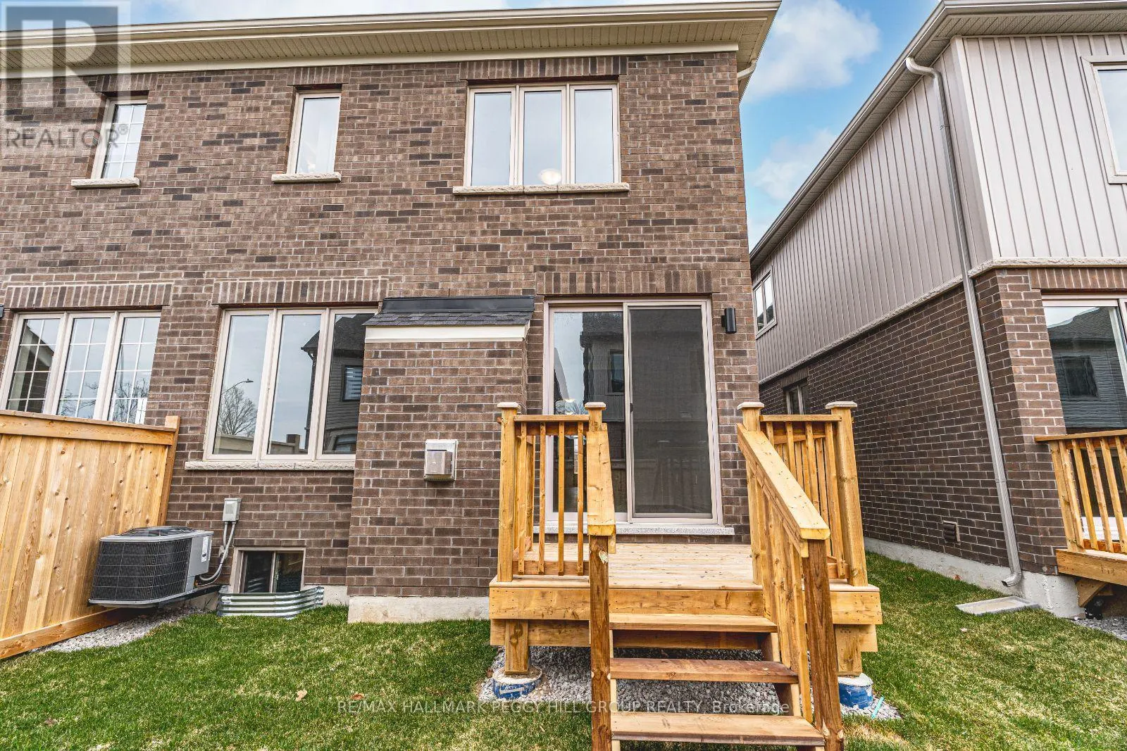25 AMSTERDAM DRIVE