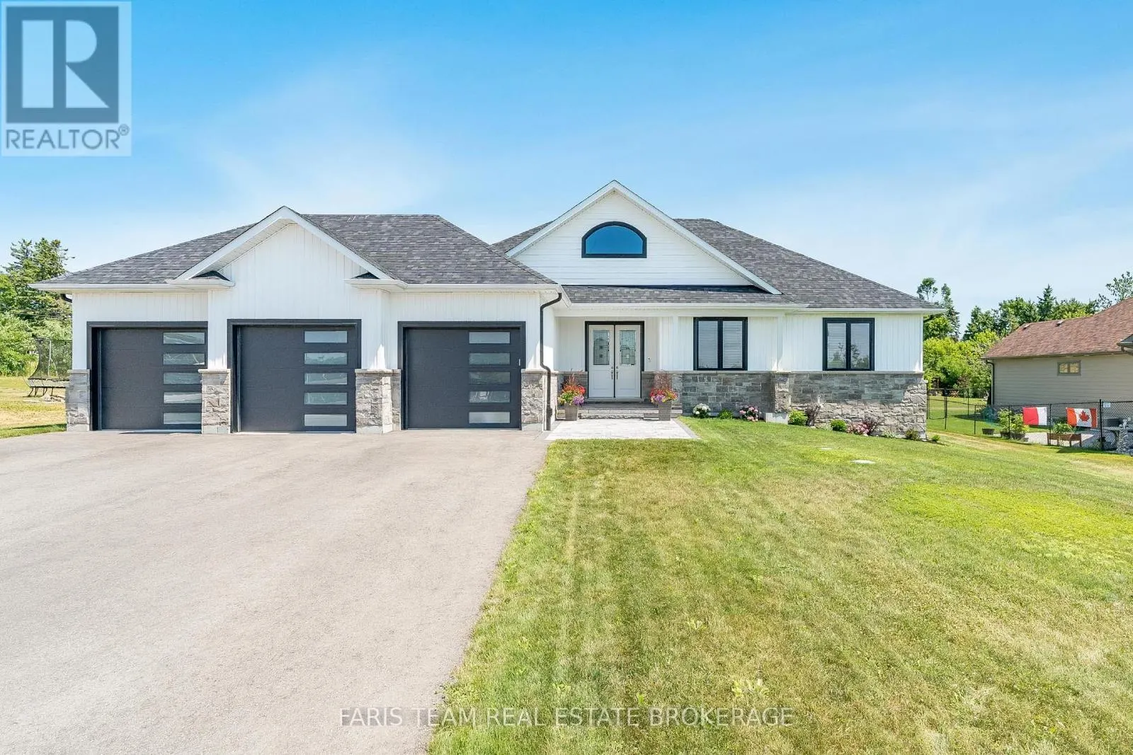 5 BREANNA BOULEVARD