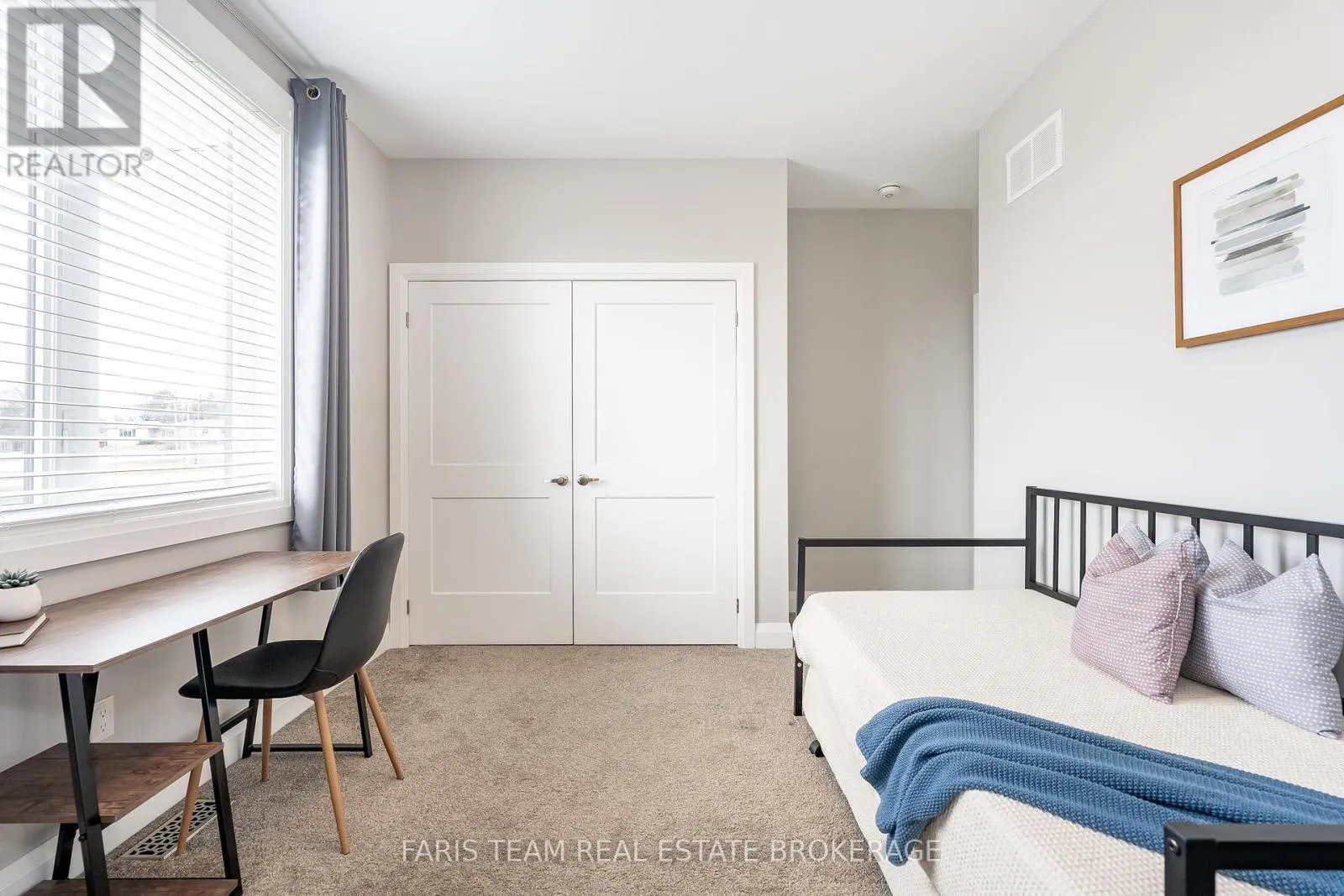 5 BREANNA BOULEVARD