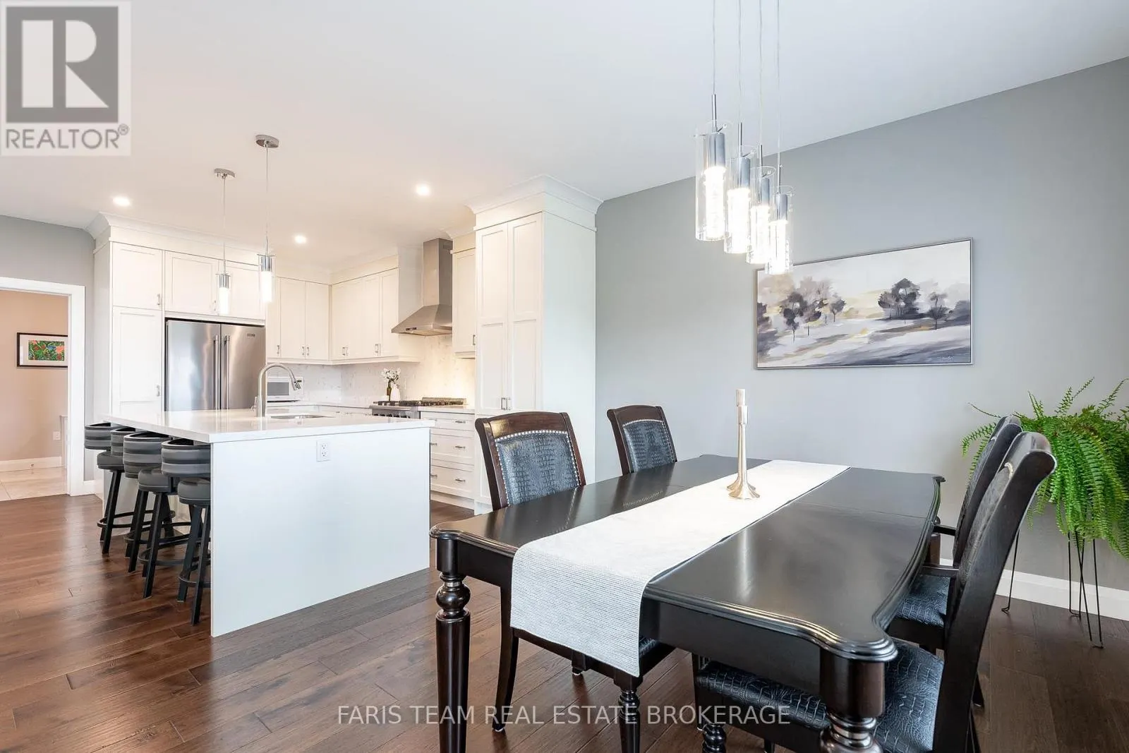 5 BREANNA BOULEVARD