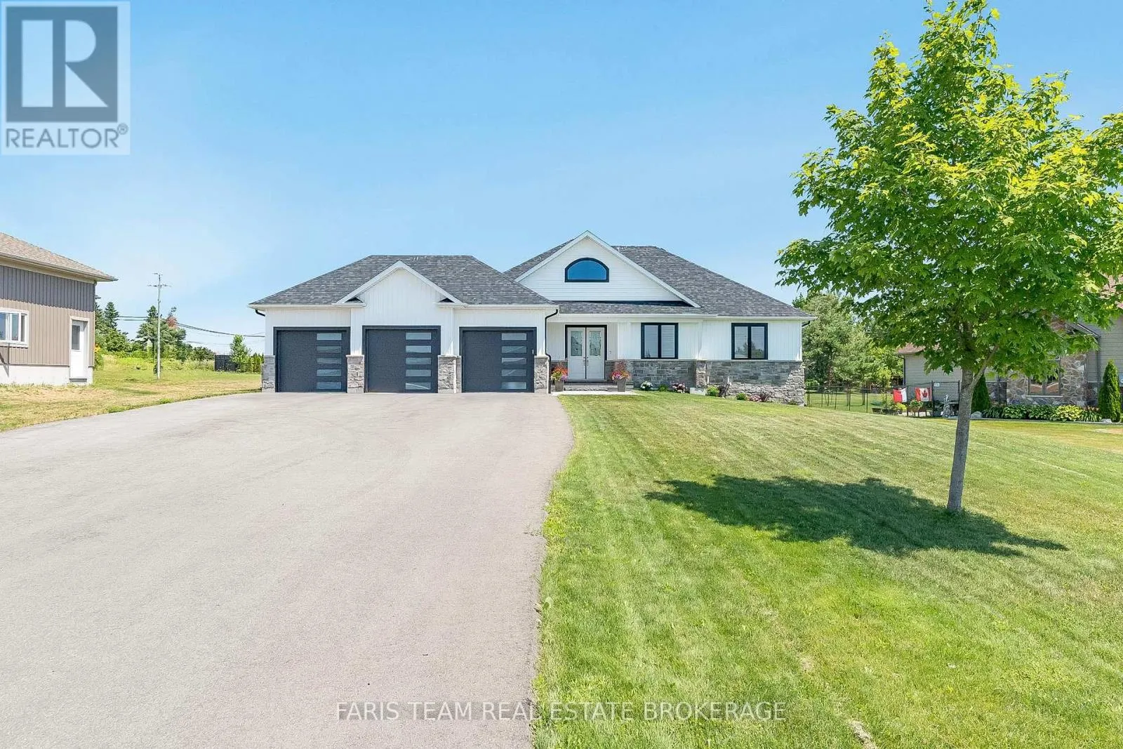 5 BREANNA BOULEVARD