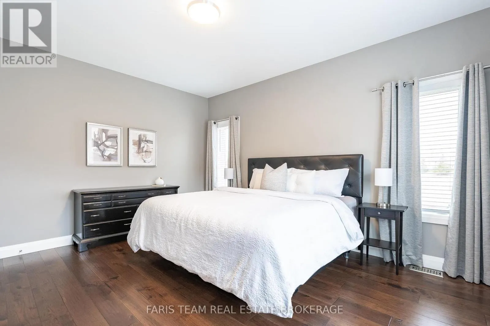 5 BREANNA BOULEVARD