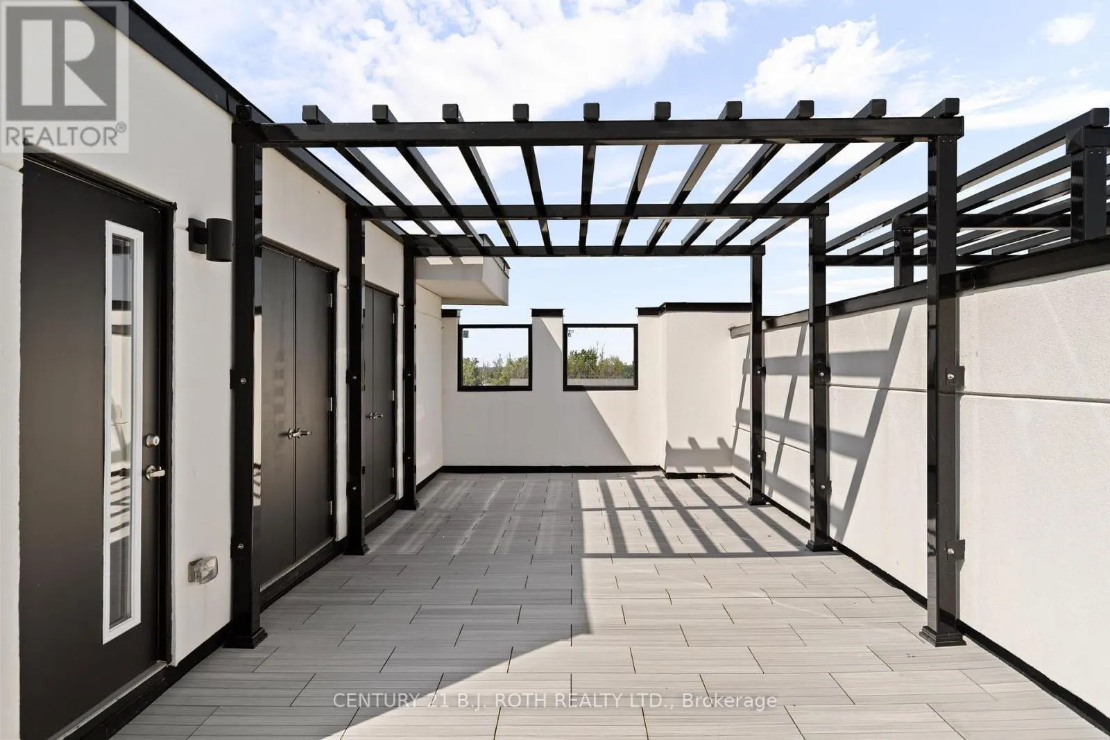 3 MARINER'S PIER WAY