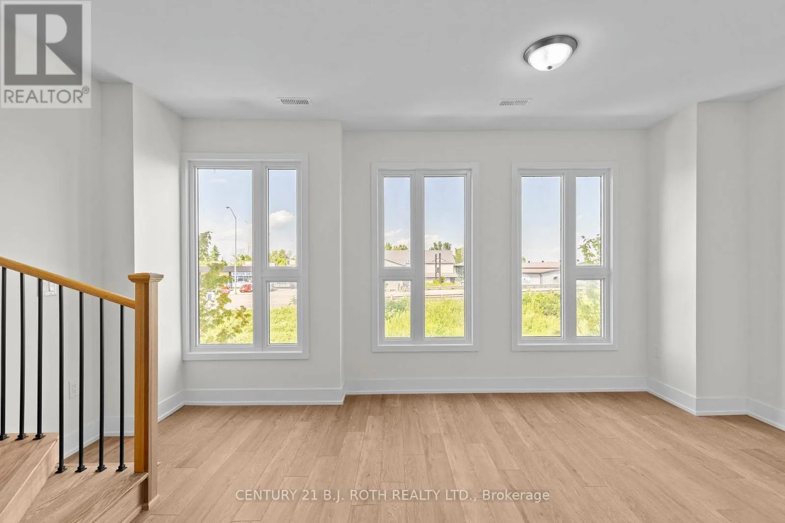 3 MARINER'S PIER WAY