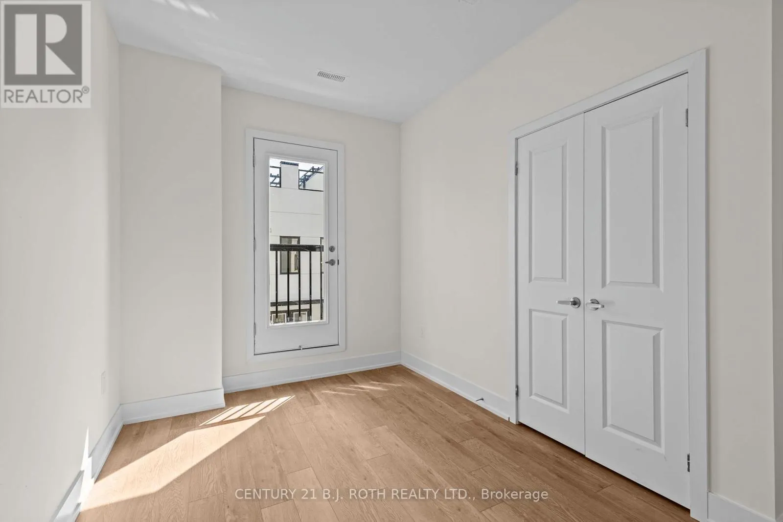 3 MARINER'S PIER WAY