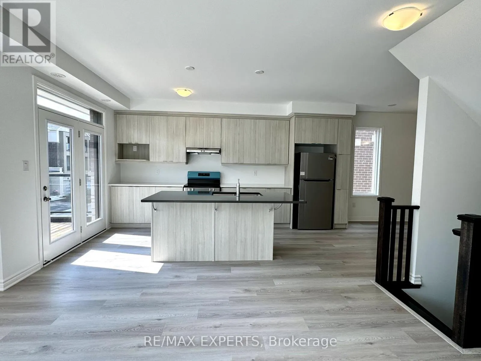 17 PEAREN LANE